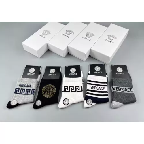 Cheap Versace Socks For Men #1349591 Replica Wholesale [$25.00 USD] [ITEM#1349591] on Replica Versace Socks