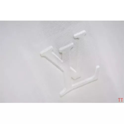 Cheap Louis Vuitton LV T-Shirts Short Sleeved For Unisex #1350286 Replica Wholesale [$32.00 USD] [ITEM#1350286] on Replica Louis Vuitton LV T-Shirts