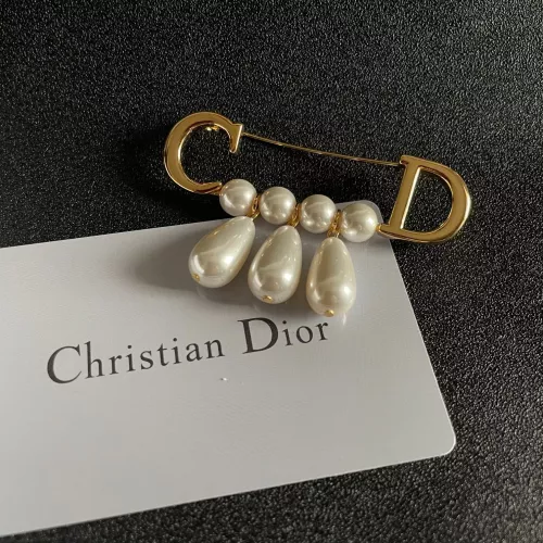 Christian Dior Brooches For Women #1350969