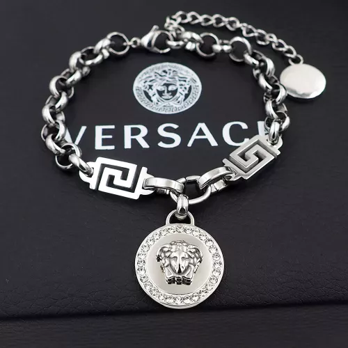 Cheap Versace Bracelets #1350998 Replica Wholesale [$27.00 USD] [ITEM#1350998] on Replica Versace Bracelets