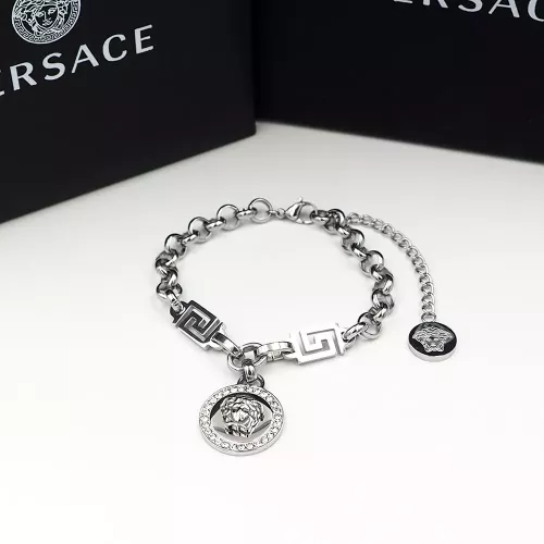 Cheap Versace Bracelets #1350998 Replica Wholesale [$27.00 USD] [ITEM#1350998] on Replica Versace Bracelets