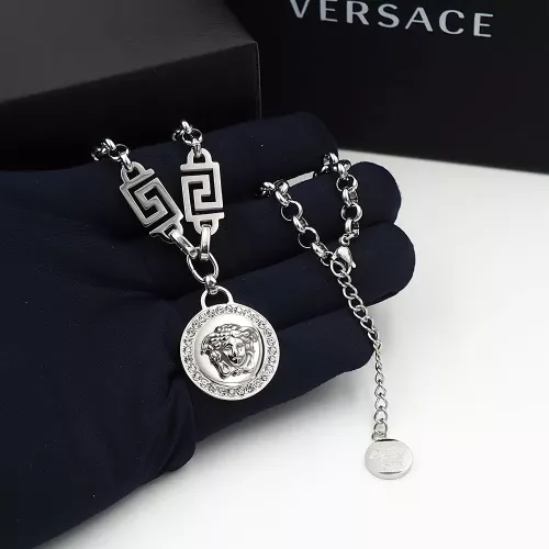 Cheap Versace Necklaces #1351005 Replica Wholesale [$29.00 USD] [ITEM#1351005] on Replica Versace Necklaces
