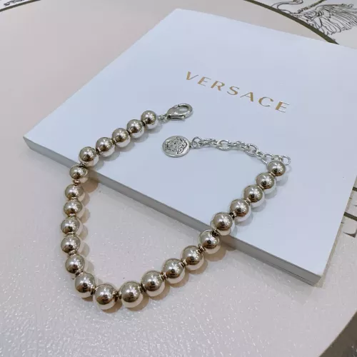 Cheap Versace Bracelets #1351251 Replica Wholesale [$39.00 USD] [ITEM#1351251] on Replica Versace Bracelets