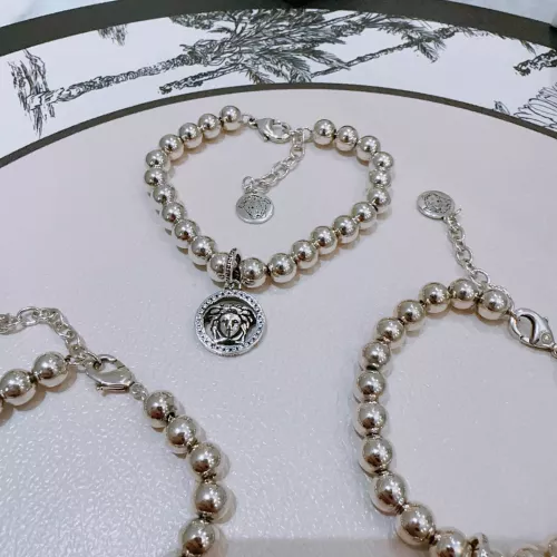 Cheap Versace Bracelets #1351257 Replica Wholesale [$42.00 USD] [ITEM#1351257] on Replica Versace Bracelets