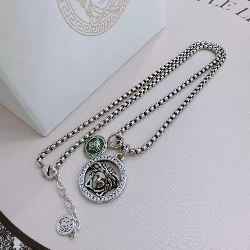 Cheap Versace Necklaces #1351428 Replica Wholesale [$52.00 USD] [ITEM#1351428] on Replica Versace Necklaces