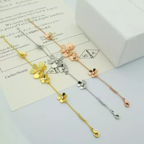 Cheap Van Cleef &amp; Arpels Bracelets For Women #1351818 Replica Wholesale [$27.00 USD] [ITEM#1351818] on Replica Van Cleef &amp; Arpels Bracelets