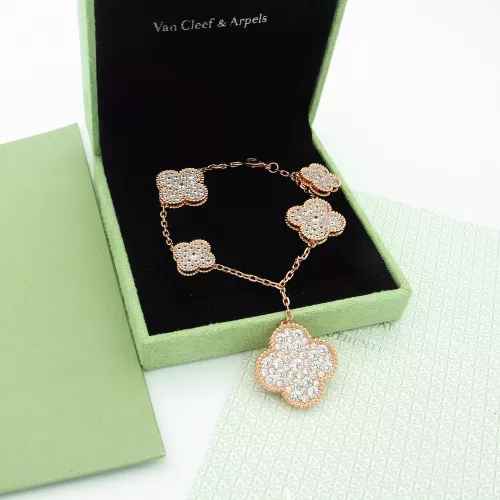 Van Cleef & Arpels Bracelets For Women #1351861