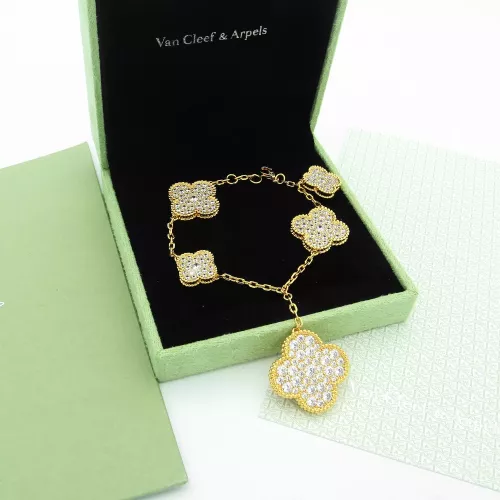 Van Cleef & Arpels Bracelets For Women #1351862