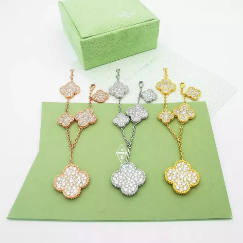Cheap Van Cleef &amp; Arpels Bracelets For Women #1351862 Replica Wholesale [$39.00 USD] [ITEM#1351862] on Replica Van Cleef &amp; Arpels Bracelets