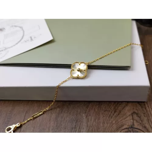 Cheap Van Cleef &amp; Arpels Bracelets For Women #1351881 Replica Wholesale [$25.00 USD] [ITEM#1351881] on Replica Van Cleef &amp; Arpels Bracelets
