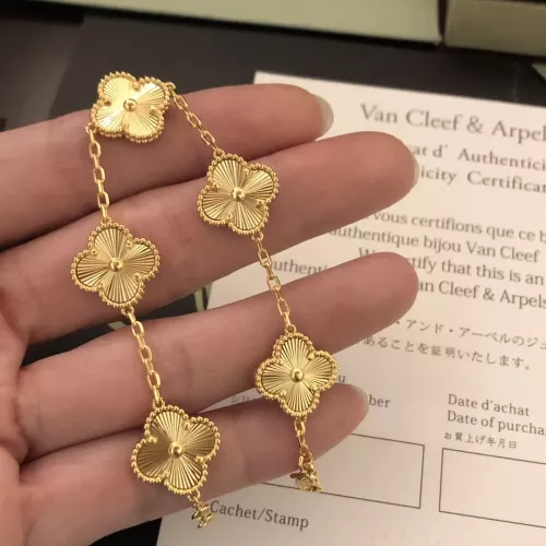 Cheap Van Cleef &amp; Arpels Bracelets For Women #1351893 Replica Wholesale [$36.00 USD] [ITEM#1351893] on Replica Van Cleef &amp; Arpels Bracelets