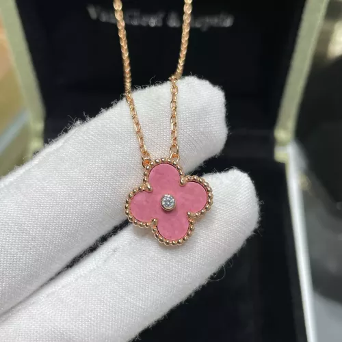 Cheap Van Cleef &amp; Arpels Necklaces For Women #1351900 Replica Wholesale [$42.00 USD] [ITEM#1351900] on Replica Van Cleef &amp; Arpels Necklaces
