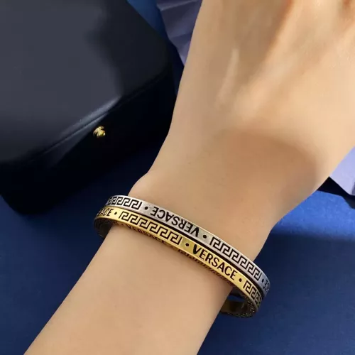Cheap Versace Bracelets #1352083 Replica Wholesale [$29.00 USD] [ITEM#1352083] on Replica Versace Bracelets