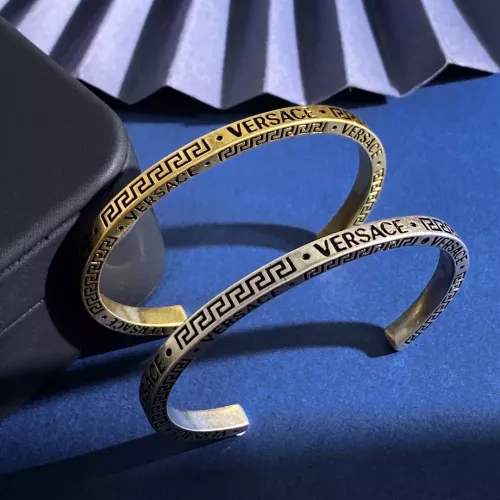 Cheap Versace Bracelets #1352083 Replica Wholesale [$29.00 USD] [ITEM#1352083] on Replica Versace Bracelets