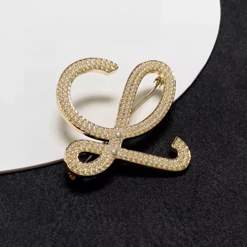 Cheap LOEWE Brooches For Women #1352137 Replica Wholesale [$29.00 USD] [ITEM#1352137] on Replica LOEWE Brooches