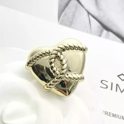 Cheap Chanel Brooches For Women #1352283 Replica Wholesale [$27.00 USD] [ITEM#1352283] on Replica Chanel Brooches
