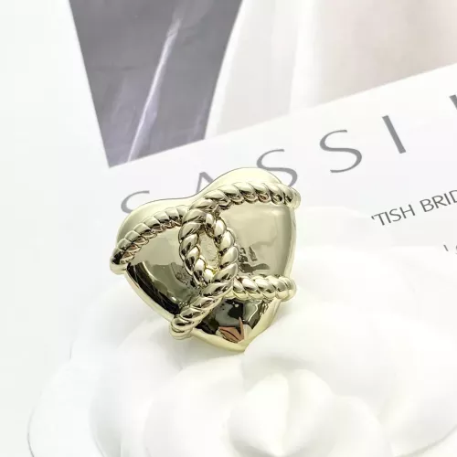 Cheap Chanel Brooches For Women #1352283 Replica Wholesale [$27.00 USD] [ITEM#1352283] on Replica Chanel Brooches