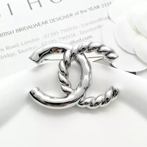 Cheap Chanel Brooches For Women #1352284 Replica Wholesale [$29.00 USD] [ITEM#1352284] on Replica Chanel Brooches