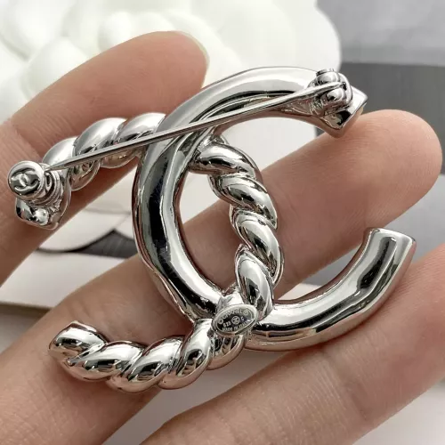 Cheap Chanel Brooches For Women #1352284 Replica Wholesale [$29.00 USD] [ITEM#1352284] on Replica Chanel Brooches