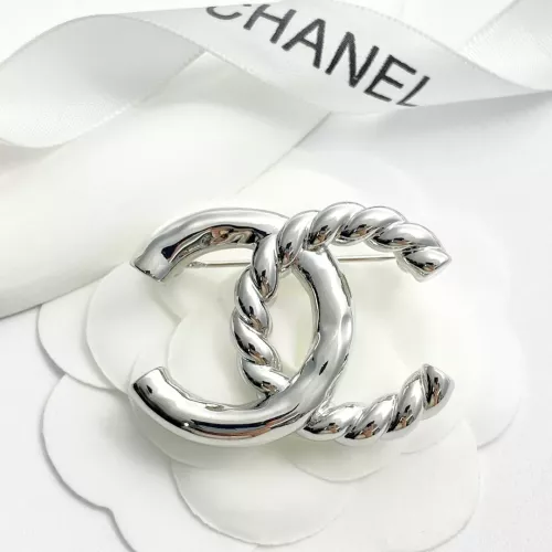 Cheap Chanel Brooches For Women #1352284 Replica Wholesale [$29.00 USD] [ITEM#1352284] on Replica Chanel Brooches