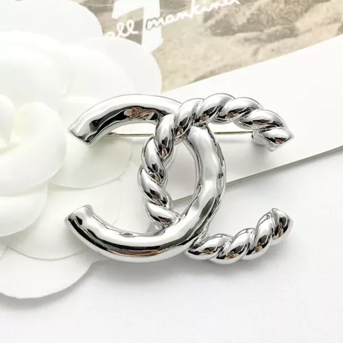 Cheap Chanel Brooches For Women #1352284 Replica Wholesale [$29.00 USD] [ITEM#1352284] on Replica Chanel Brooches