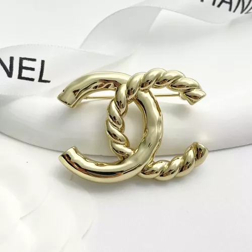 Cheap Chanel Brooches For Women #1352285 Replica Wholesale [$29.00 USD] [ITEM#1352285] on Replica Chanel Brooches