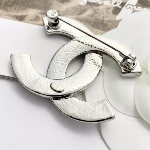 Cheap Chanel Brooches For Women #1352292 Replica Wholesale [$34.00 USD] [ITEM#1352292] on Replica Chanel Brooches