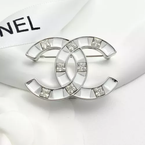 Cheap Chanel Brooches For Women #1352294 Replica Wholesale [$34.00 USD] [ITEM#1352294] on Replica Chanel Brooches
