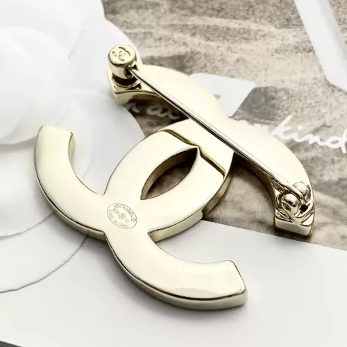 Cheap Chanel Brooches For Women #1352295 Replica Wholesale [$34.00 USD] [ITEM#1352295] on Replica Chanel Brooches