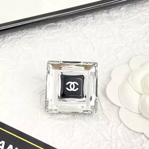 Cheap Chanel Brooches For Women #1352315 Replica Wholesale [$32.00 USD] [ITEM#1352315] on Replica Chanel Brooches