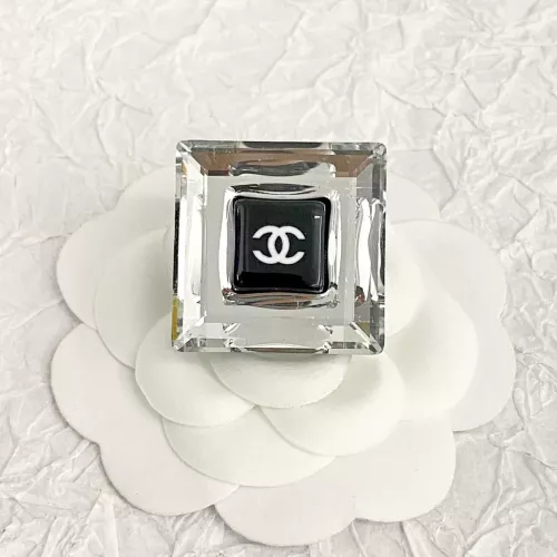 Cheap Chanel Brooches For Women #1352315 Replica Wholesale [$32.00 USD] [ITEM#1352315] on Replica Chanel Brooches