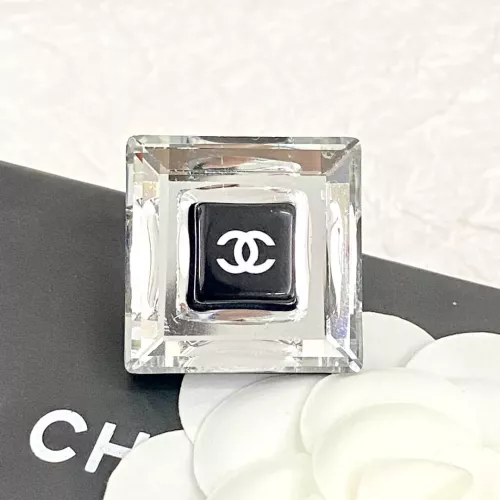 Cheap Chanel Brooches For Women #1352315 Replica Wholesale [$32.00 USD] [ITEM#1352315] on Replica Chanel Brooches