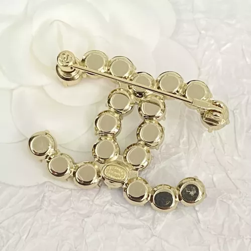 Cheap Chanel Brooches For Women #1352360 Replica Wholesale [$32.00 USD] [ITEM#1352360] on Replica Chanel Brooches