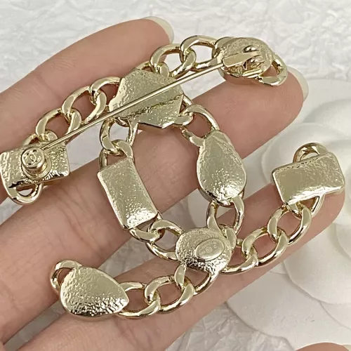 Cheap Chanel Brooches For Women #1352362 Replica Wholesale [$36.00 USD] [ITEM#1352362] on Replica Chanel Brooches