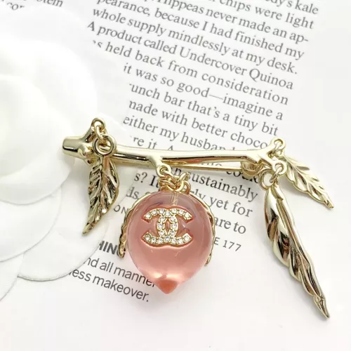 Cheap Chanel Brooches For Women #1352370 Replica Wholesale [$38.00 USD] [ITEM#1352370] on Replica Chanel Brooches