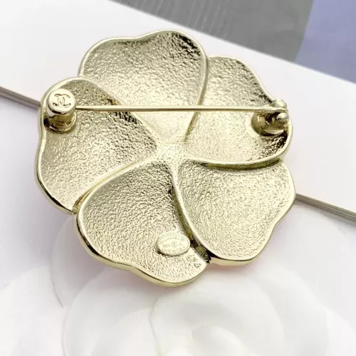 Cheap Chanel Brooches For Women #1352371 Replica Wholesale [$32.00 USD] [ITEM#1352371] on Replica Chanel Brooches
