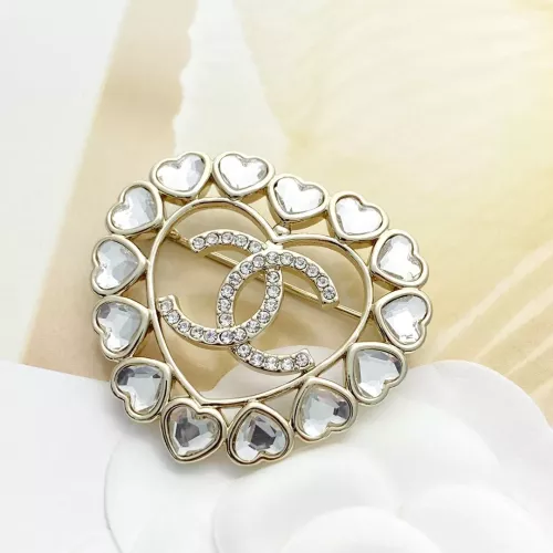 Chanel Brooches For Women #1352374