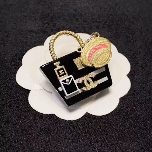 Chanel Brooches For Women #1352414