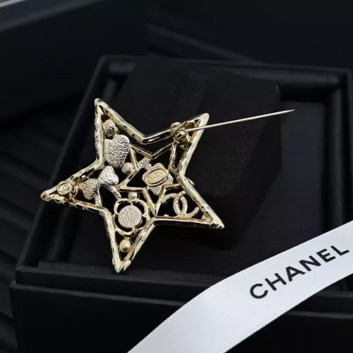 Cheap Chanel Brooches For Women #1352476 Replica Wholesale [$27.00 USD] [ITEM#1352476] on Replica Chanel Brooches