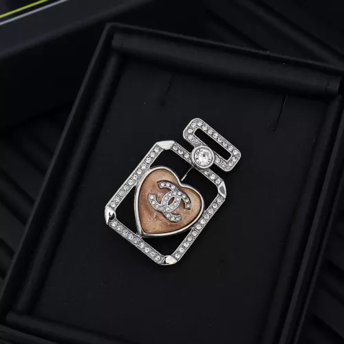 Chanel Brooches For Women #1352477