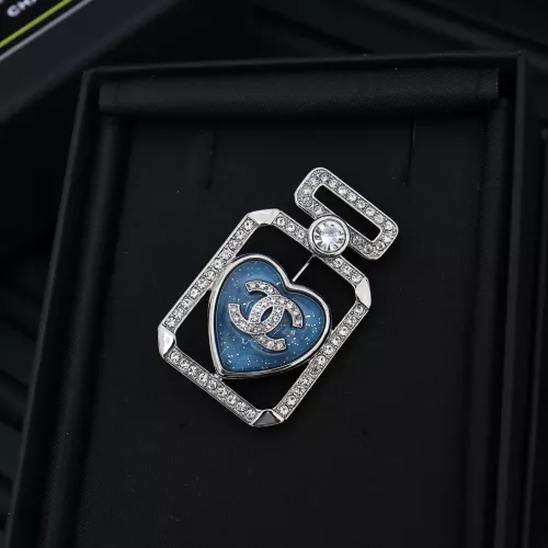 Chanel Brooches For Women #1352478