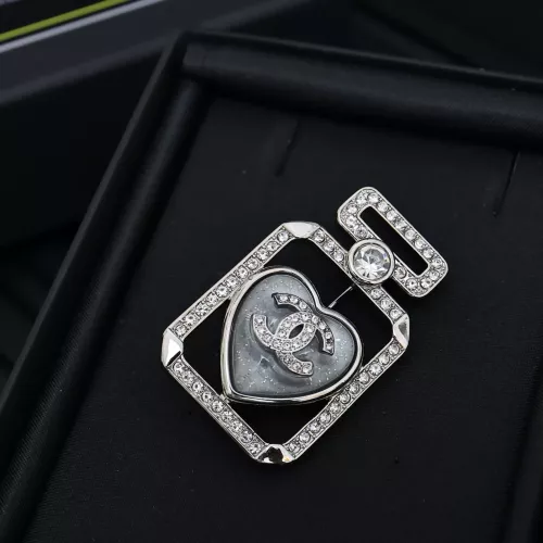 Chanel Brooches For Women #1352479