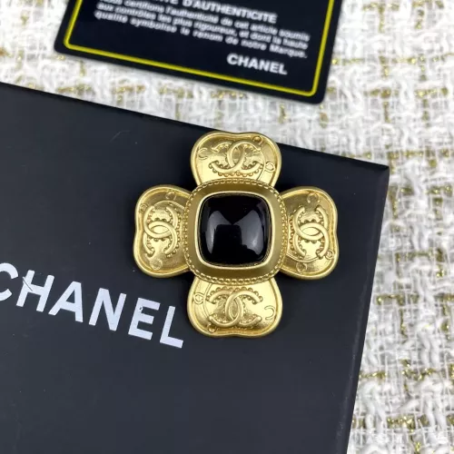 Chanel Brooches For Women #1352480