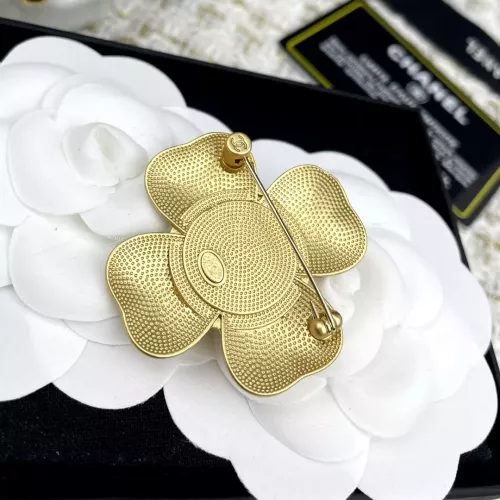 Cheap Chanel Brooches For Women #1352480 Replica Wholesale [$25.00 USD] [ITEM#1352480] on Replica Chanel Brooches