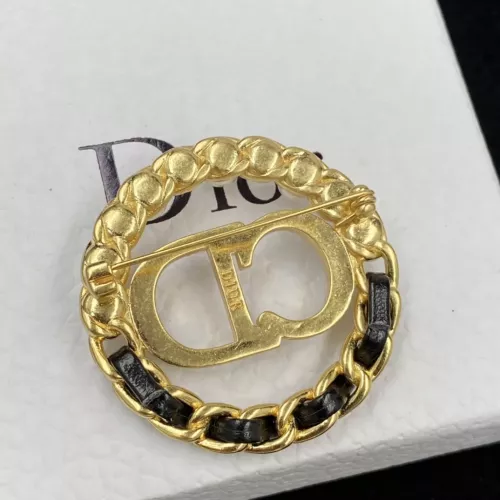 Cheap Christian Dior Brooches For Women #1352674 Replica Wholesale [$25.00 USD] [ITEM#1352674] on Replica Christian Dior Brooches