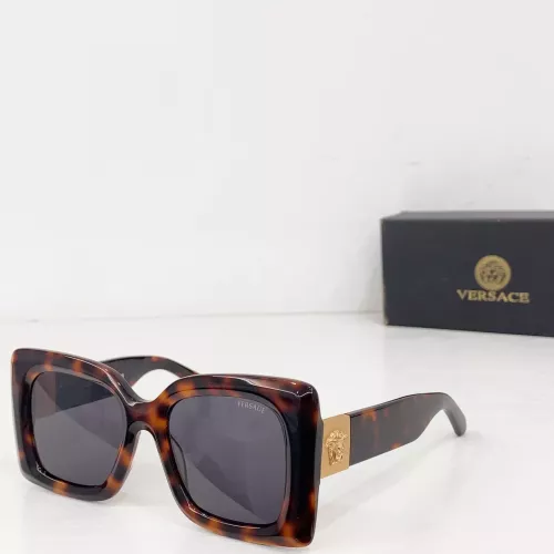 Versace AAA Quality Sunglasses #1352792