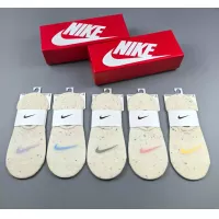 Cheap Nike Socks For Women #1341806 Replica Wholesale [$25.00 USD] [ITEM#1341806] on Replica Nike Socks