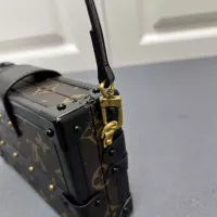 Cheap Louis Vuitton AAA Quality Messenger Bags For Women #1344540 Replica Wholesale [$82.00 USD] [ITEM#1344540] on Replica Louis Vuitton AAA Quality Messenger Bags