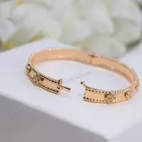 Cheap Van Cleef &amp; Arpels Bracelets #1344884 Replica Wholesale [$39.00 USD] [ITEM#1344884] on Replica Van Cleef &amp; Arpels Bracelets