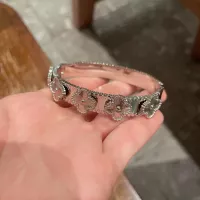 Cheap Van Cleef &amp; Arpels Bracelets #1344891 Replica Wholesale [$32.00 USD] [ITEM#1344891] on Replica Van Cleef &amp; Arpels Bracelets